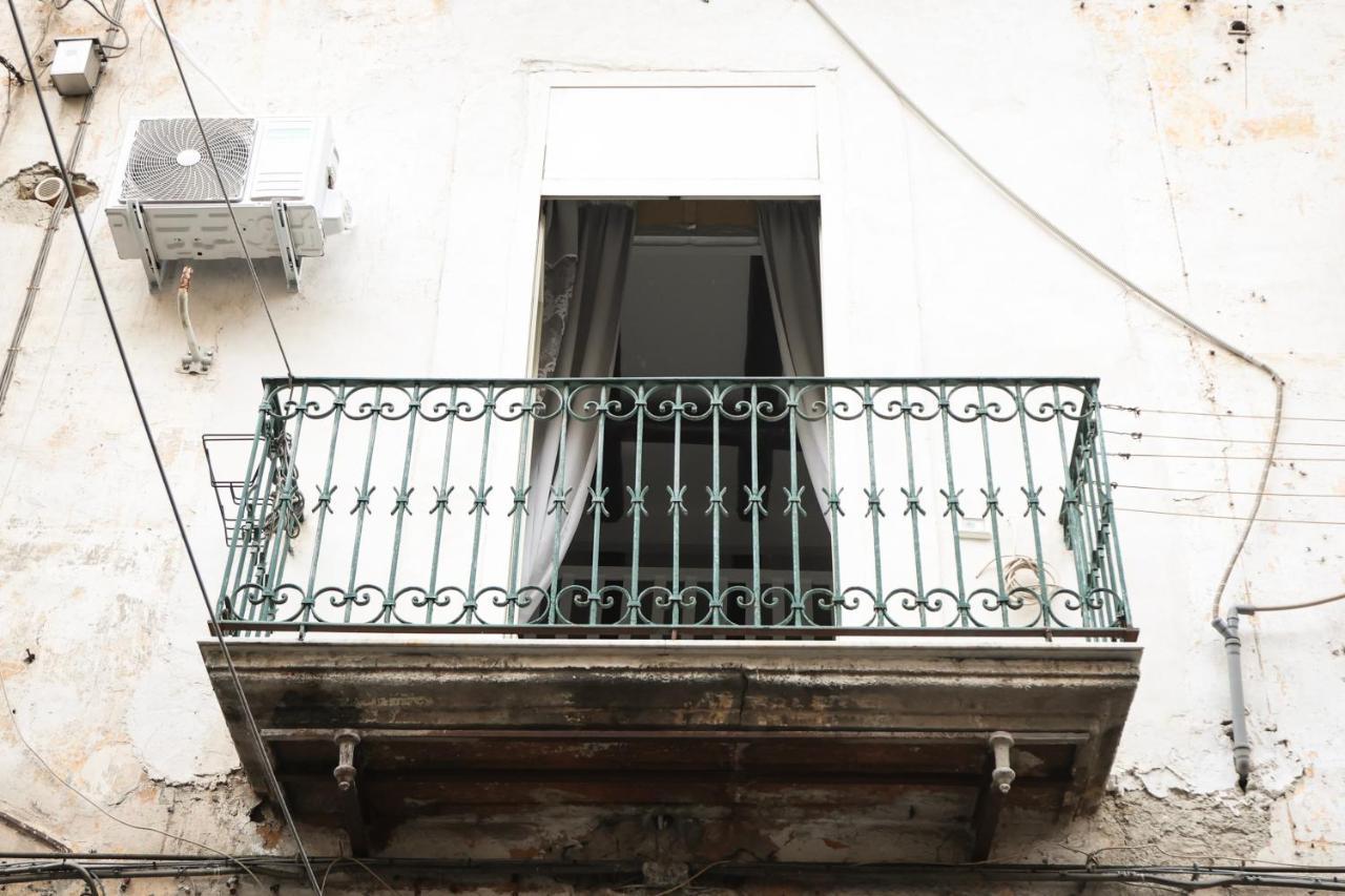 Modern By Sasy In The City Centre Naples Exterior photo