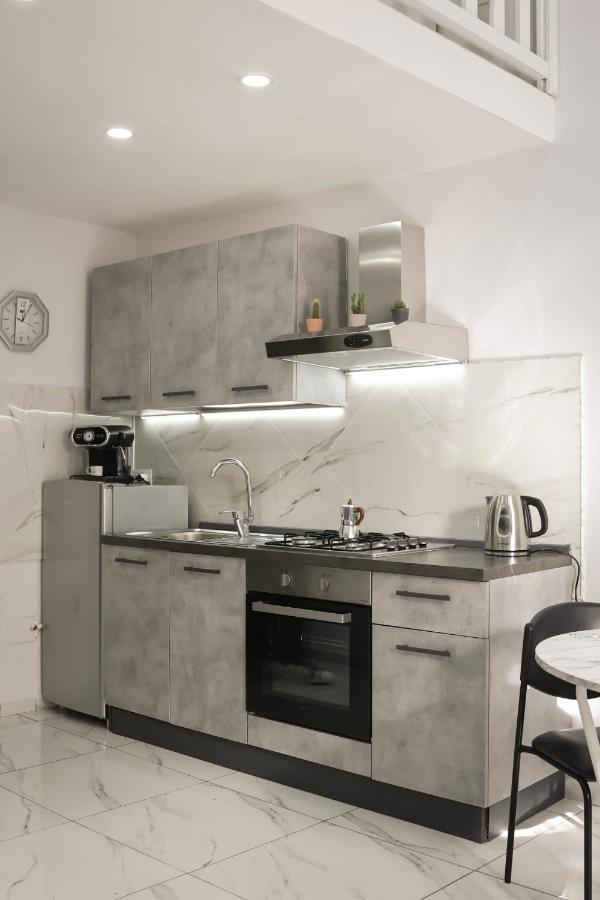 Modern By Sasy In The City Centre Naples Exterior photo
