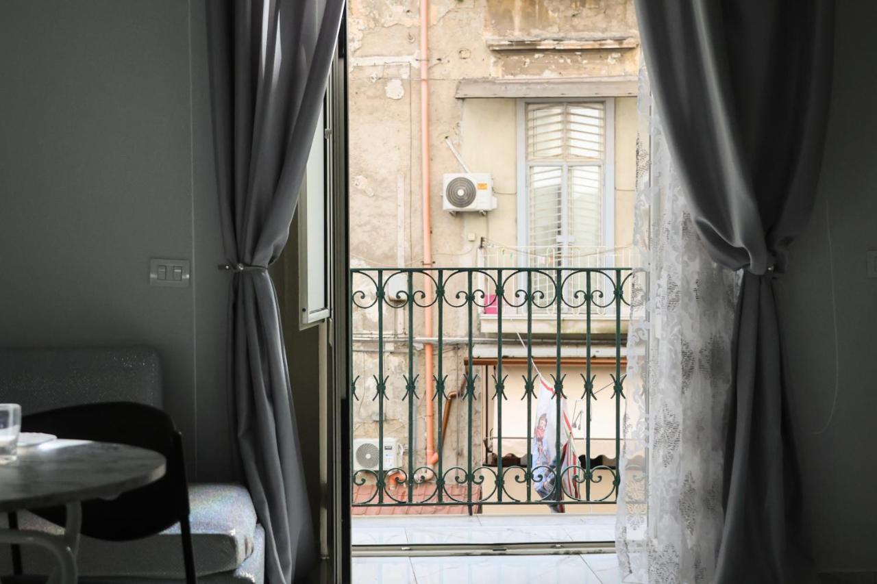 Modern By Sasy In The City Centre Naples Exterior photo